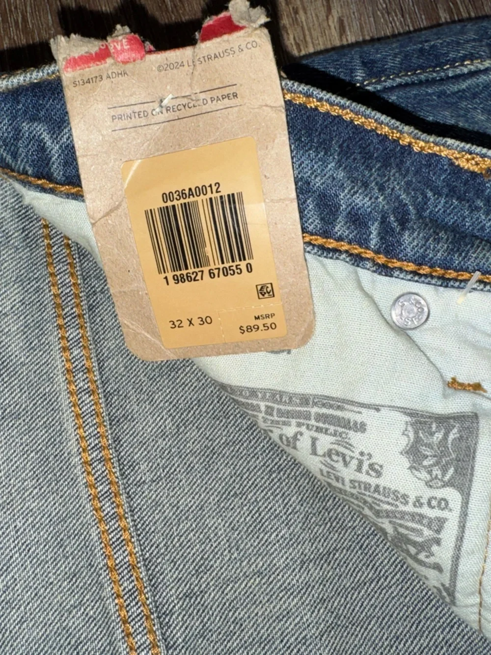 NWT 501 Curve High Waist Straight Leg Medium Wash Studded Jeans Size 32x30 - Picture 9 of 14